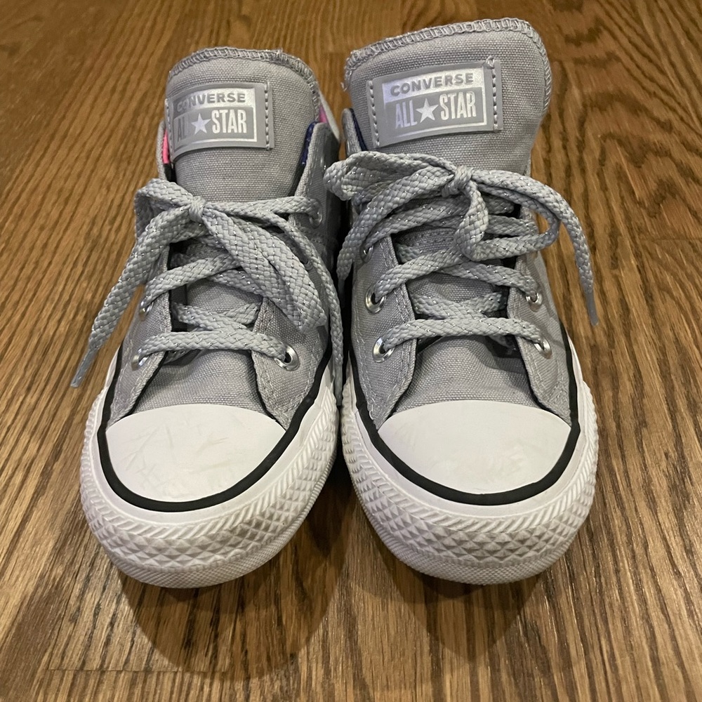 Grey Converse women’s 6